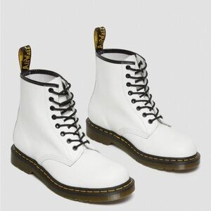Dr. Martens 1460 SMOOTH‎ white glossy patent LEATHER LACE UP BOOTS size 10 new